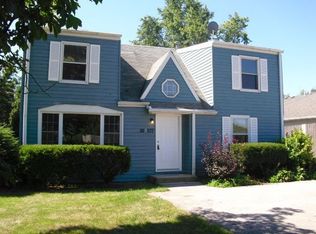 26W537 Geneva Rd, Wheaton, IL 60187