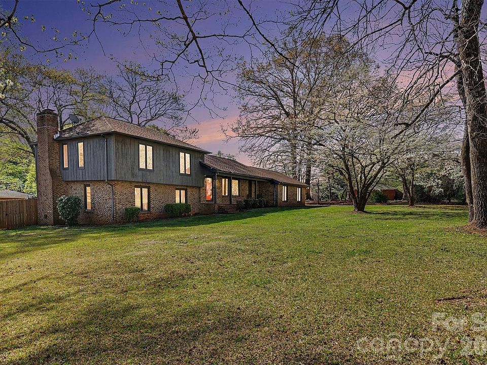 1st image of 1226 Twin Lakes Rd