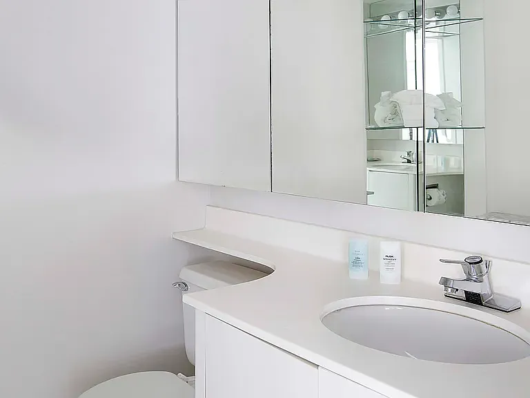 150 W 51st St #2102 — Photo 11