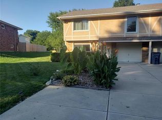 1420 E Willow Dr, Olathe, KS 66062