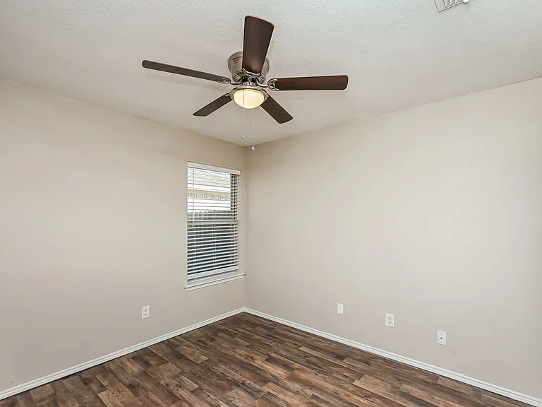 10217 Cypress Hills Dr — Photo 14