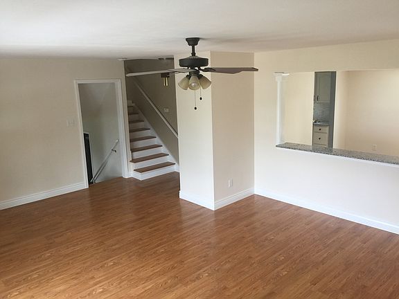 3rd image of 1458 N Illinois St