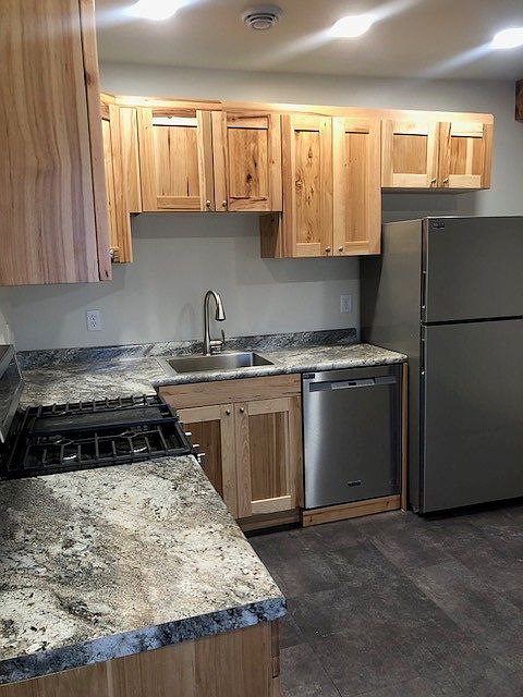 1st image of 811 Lakeshore Dr E #4