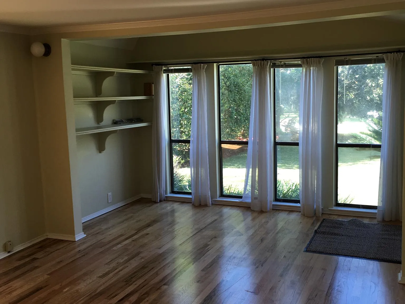 202 Gaston Ave — Photo 4