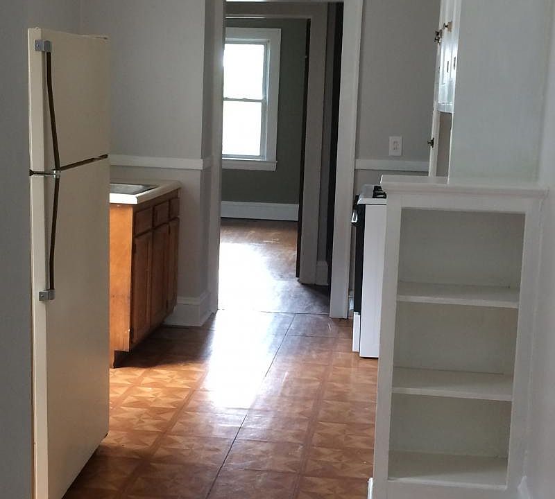 2nd image of 11107 Fortune Ave APT 19