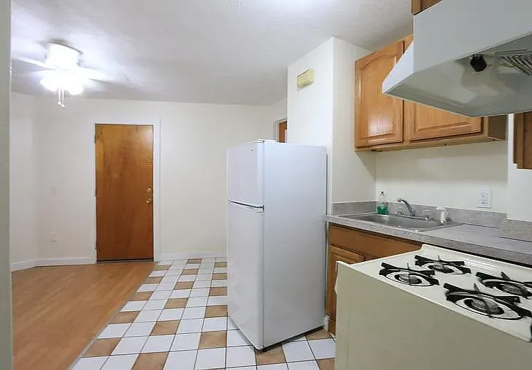 3 Holland St #3 — Photo 3