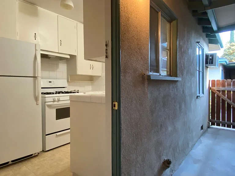 47 N Craig Ave #49 — Photo 9
