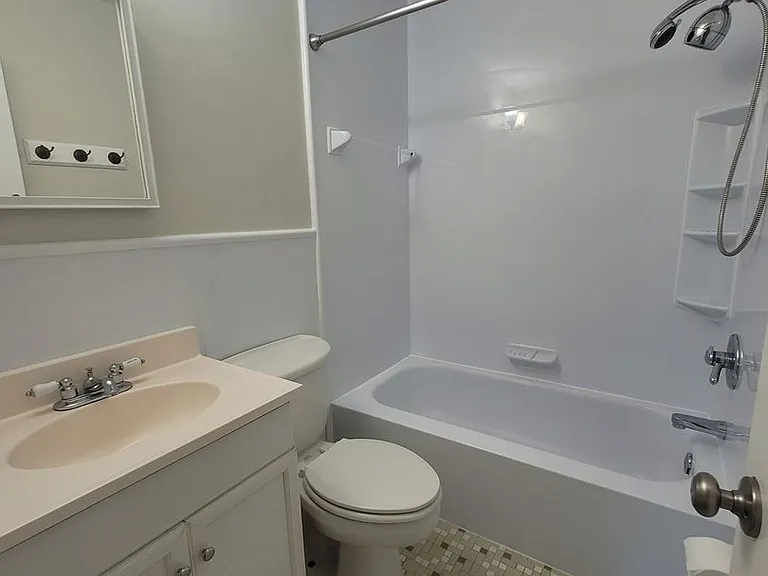 2237 Maple St — Photo 11