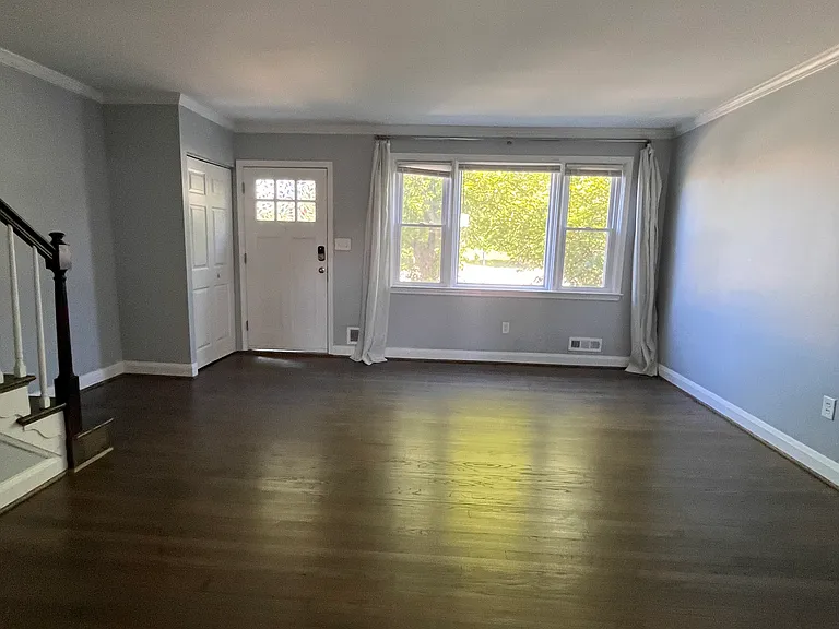 4905 Wilkens Ave — Photo 8