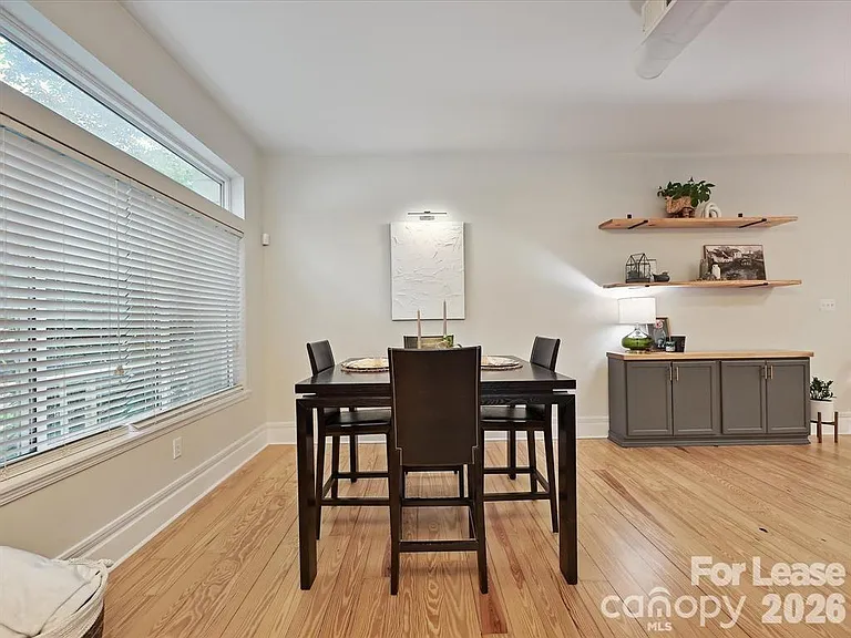 404 N Laurel Ave #11 — Photo 13