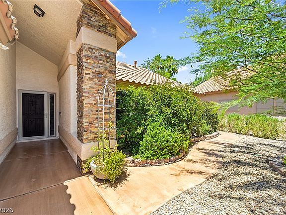 2nd image of 207 S White Cloud Cir