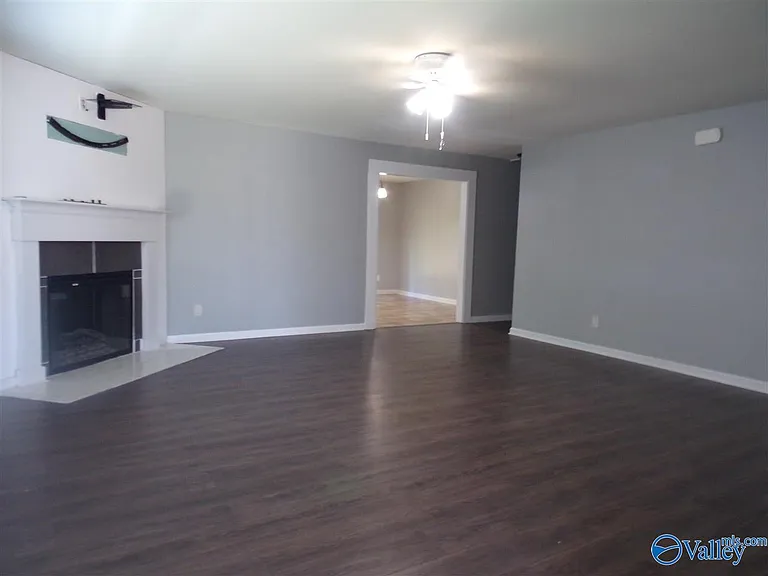 15347 Mill Valley Dr — Photo 3