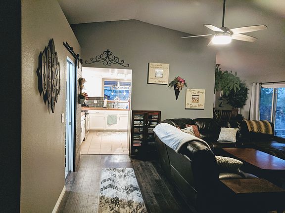 4th image of 495 Tina Ct