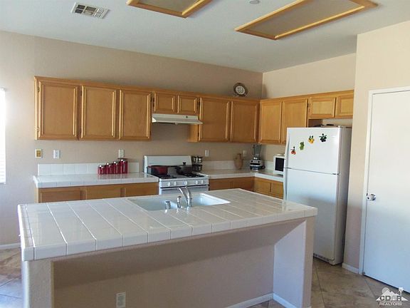 3rd image of 746 Ventana Rdg