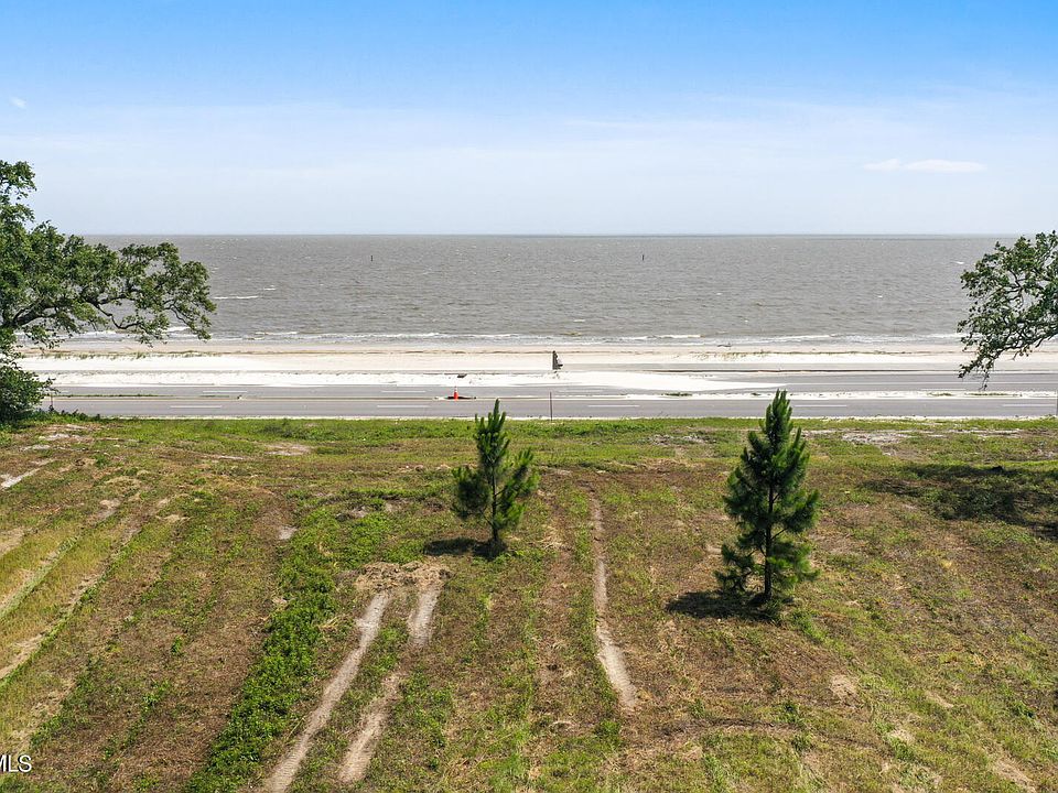 1st image of 1034 W Beach Blvd