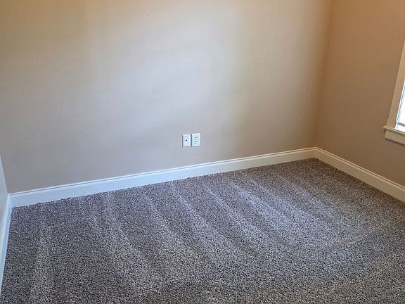 4th image of 824 W Center St APT 2