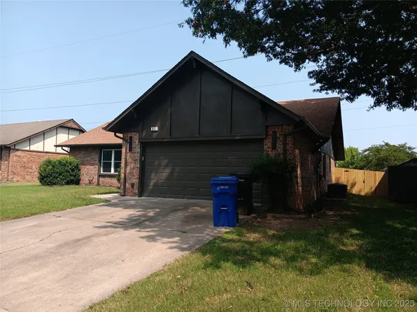 813 S Narcissus Ave, Broken Arrow, OK 74012