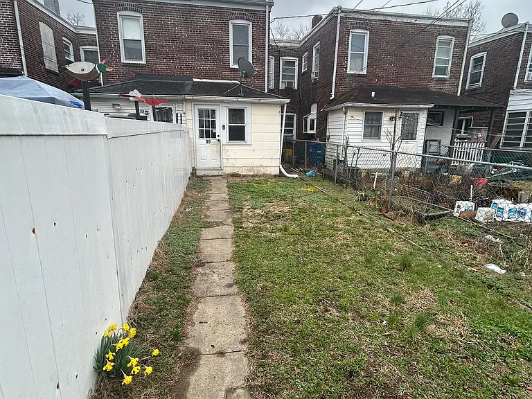 30 Amboy Ave — Photo 27