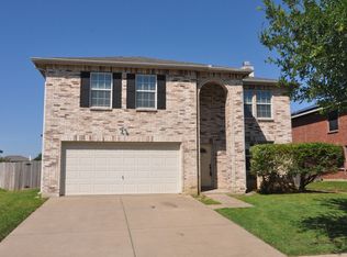 8420 River Bluffs Dr, Arlington, TX 76002