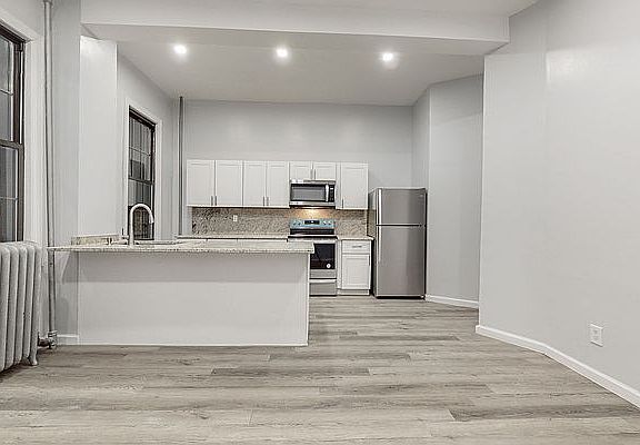 5th image of 236 Hull St Floor 2
