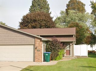 2748 W Parkmoor Ct, Appleton, WI 54914