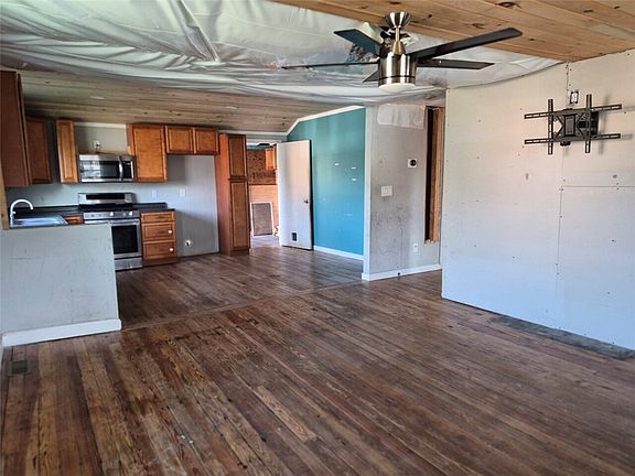 3rd image of 112 Overbrook St