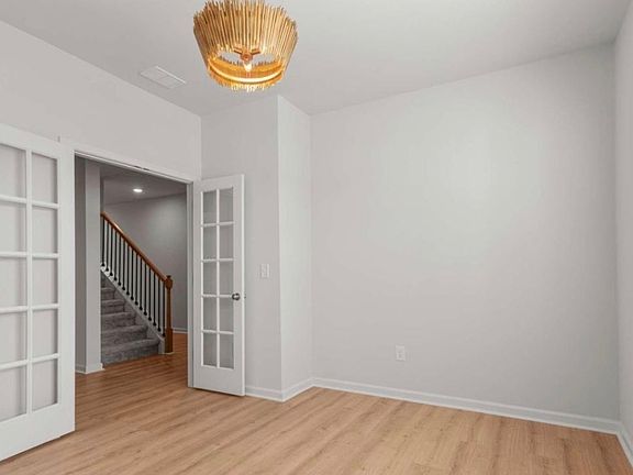 5th image of 176 Summit Pointe Ln