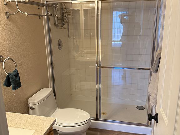 5th image of 202 Boothbay St