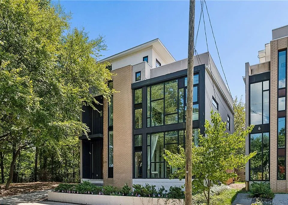 575 Highland Ave NE