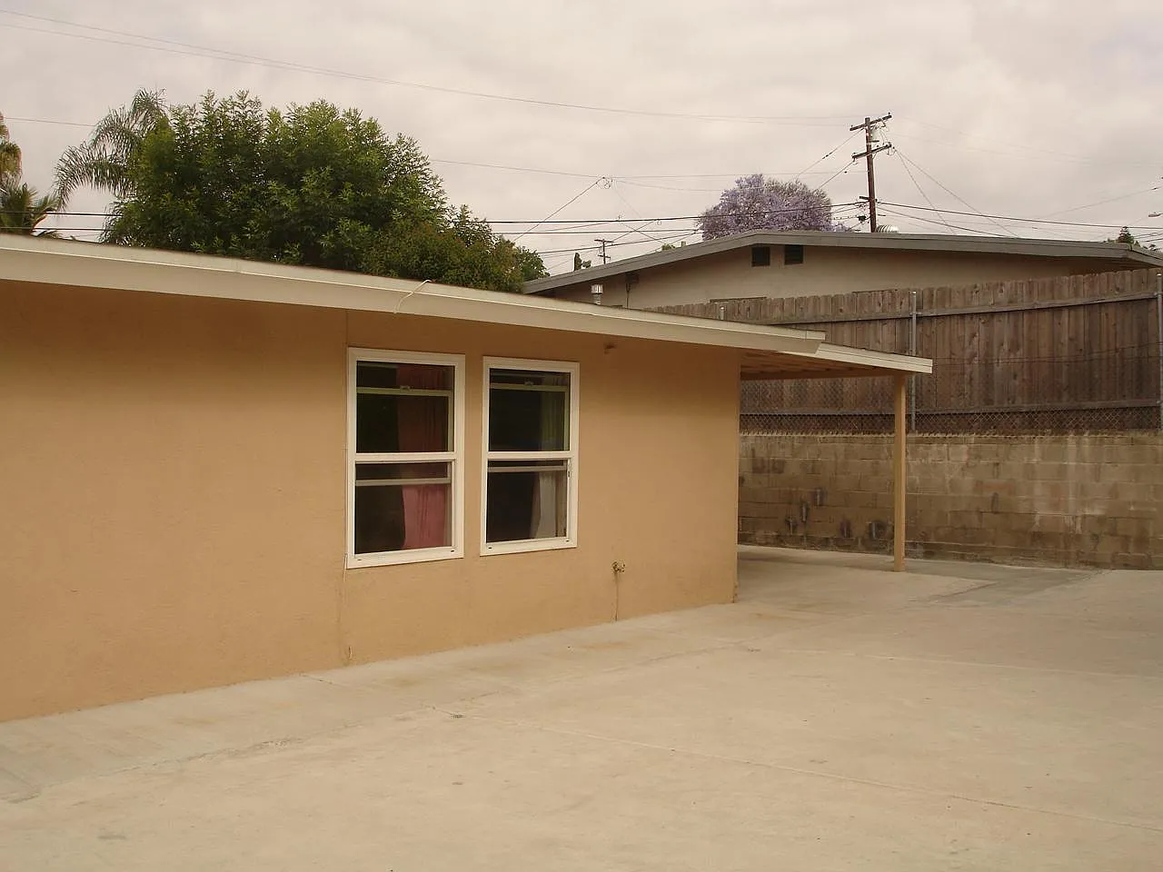 3 bed, 1044 sqft, $3,700 — Photo 4