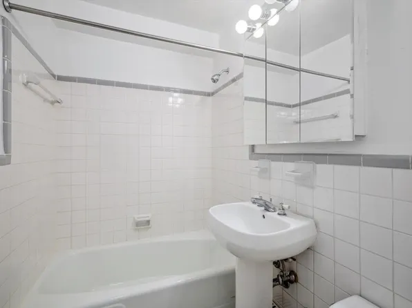 420 East 80th Street image 5 of 14