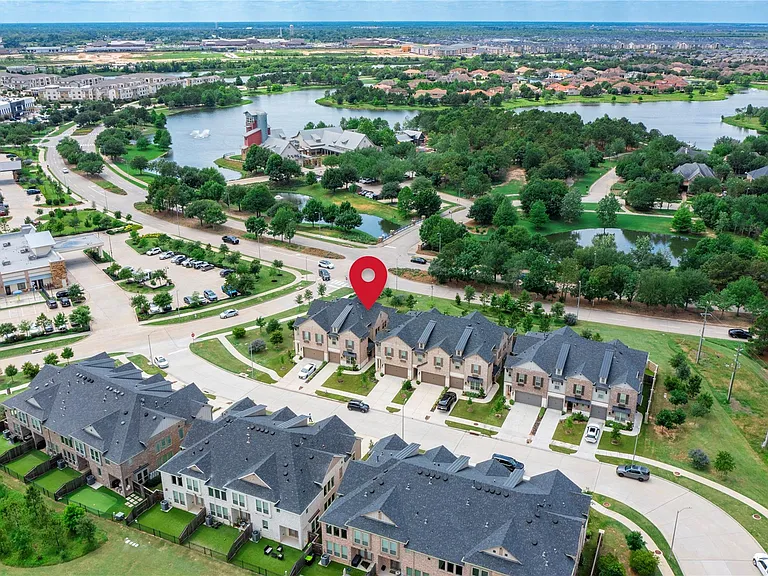 6526 Bramble Cove Ln — Photo 43