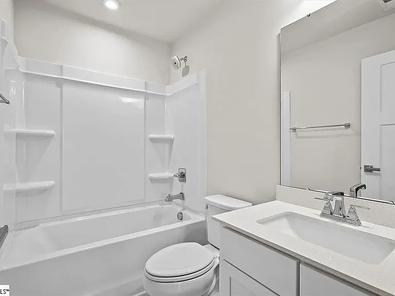 73 Connaught Ct — Photo 18