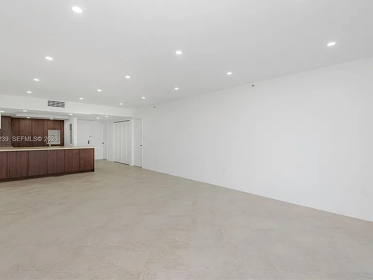 8855 Collins Ave #6E — Photo 6