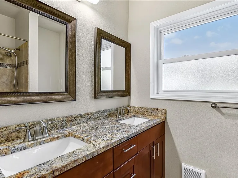 1511 McDougall Ave — Photo 14