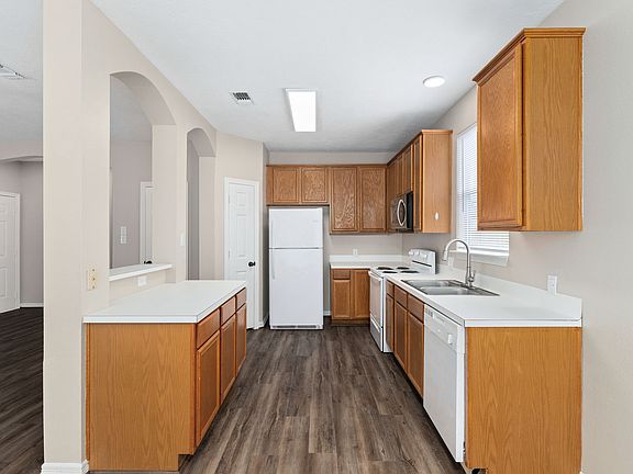 5th image of 345 Stone Hill Dr APT 2