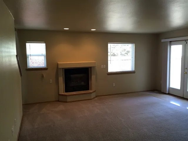 3 bed, 3.0 bath, 1840 sqft, $2,920 — Photo 4