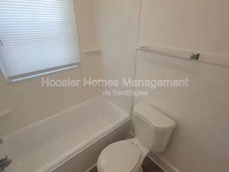 1451 W 34th St — Photo 14