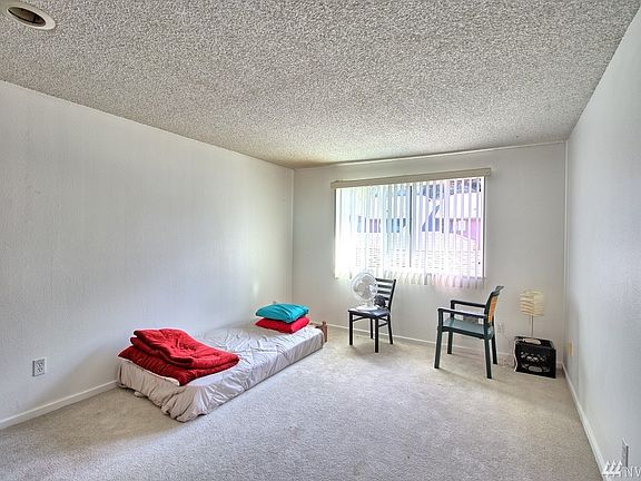 5th image of 15617 NE 18th St #C205