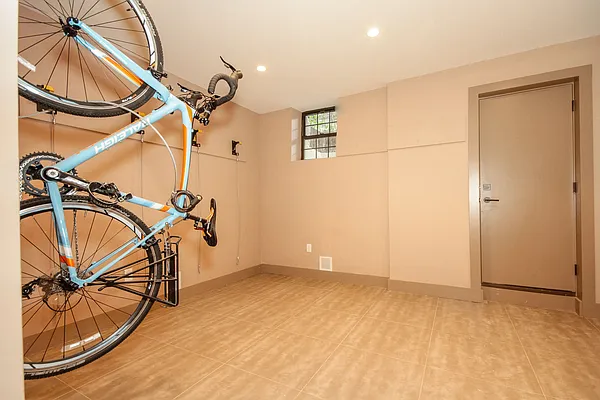 Rented by Nooklyn NYC LLC | media 28