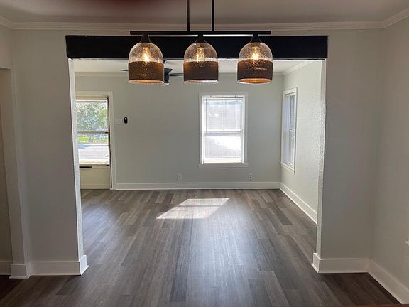 4th image of 1627 Thorain Blvd