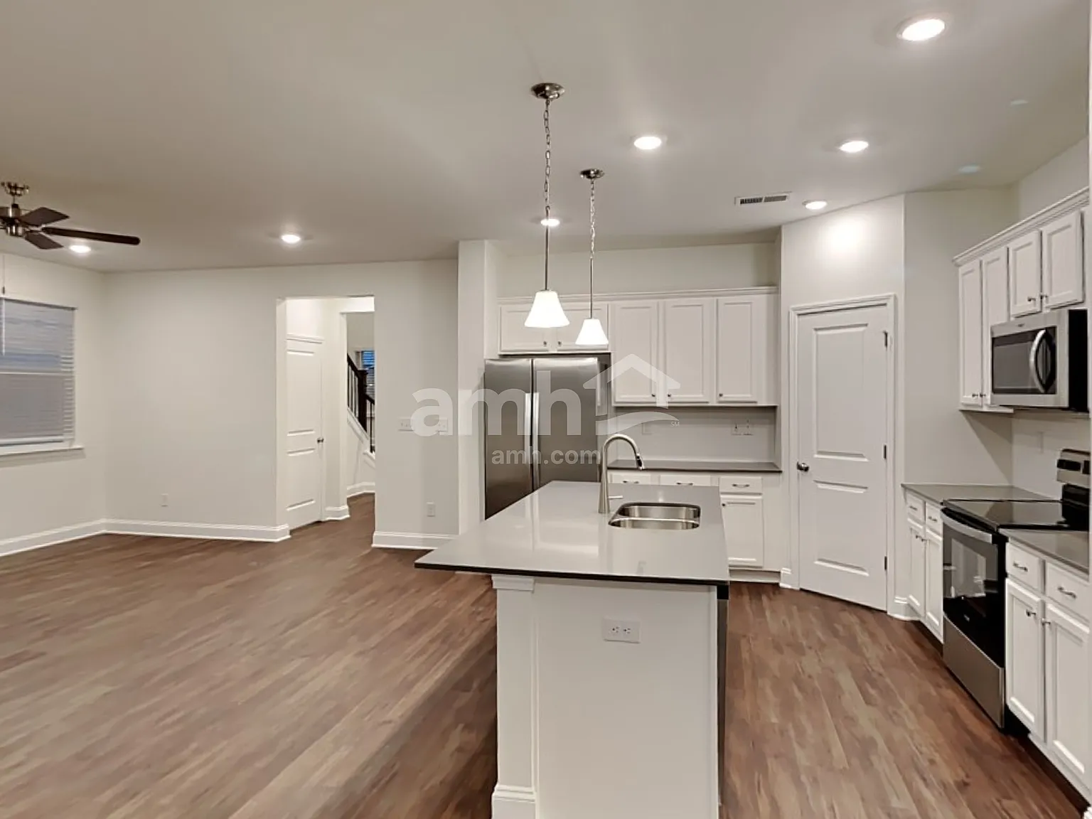 4 bed, 2.5 bath, 2183 sqft, $2,845 — Photo 3