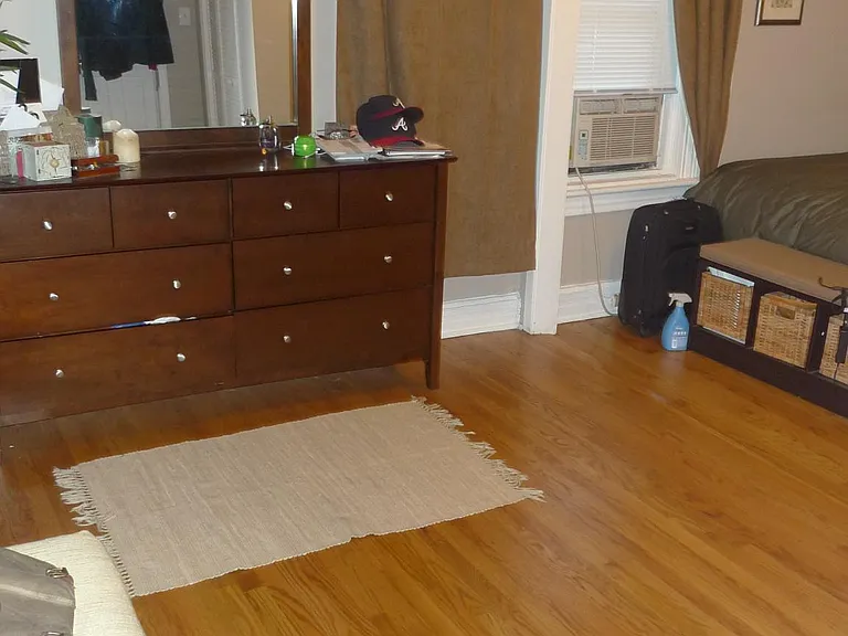 1210 W Oakdale Ave #2 — Photo 3