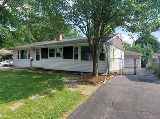 109 Pueblo Rd, Carpentersville, IL 60110