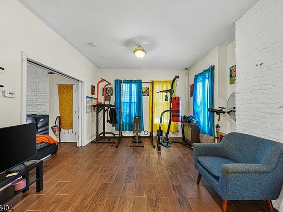 2nd image of 30 N 11Th St