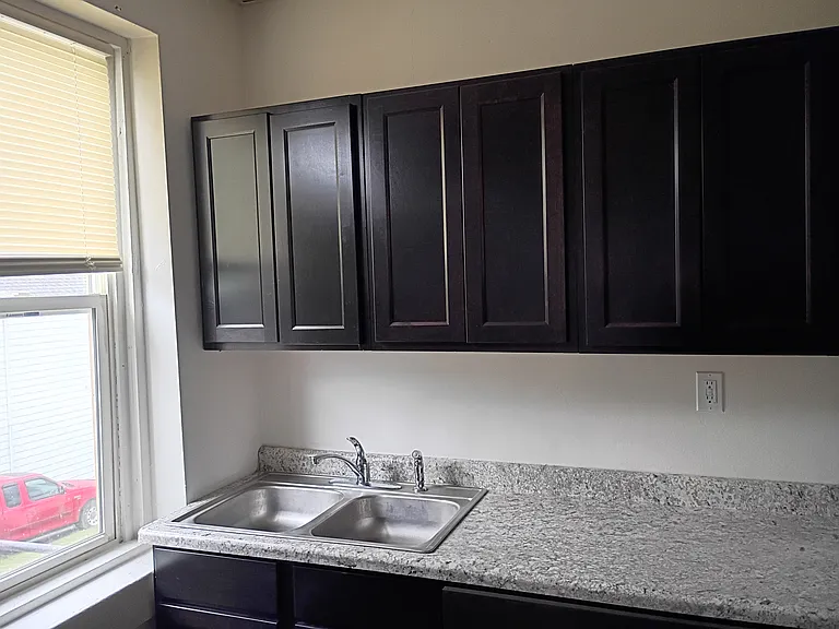 340 McClain Ave — Photo 6