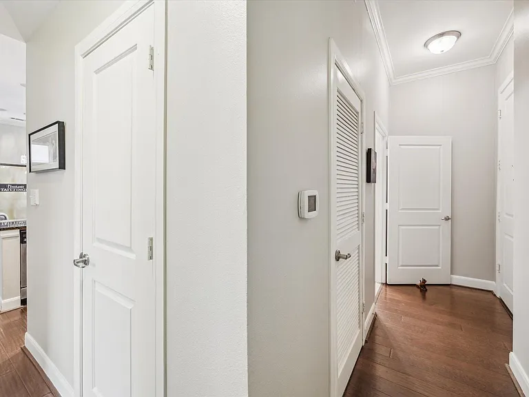 300 Saint Joseph Pkwy #223 — Photo 3