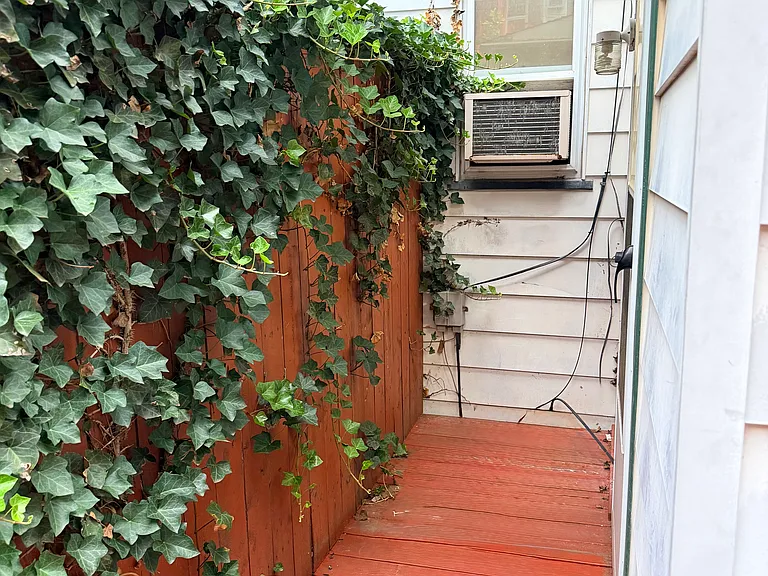 337 Woodland St — Photo 19