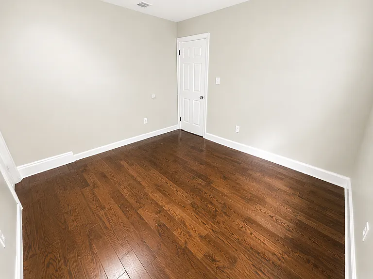 50 Vermont Ave #3 — Photo 8