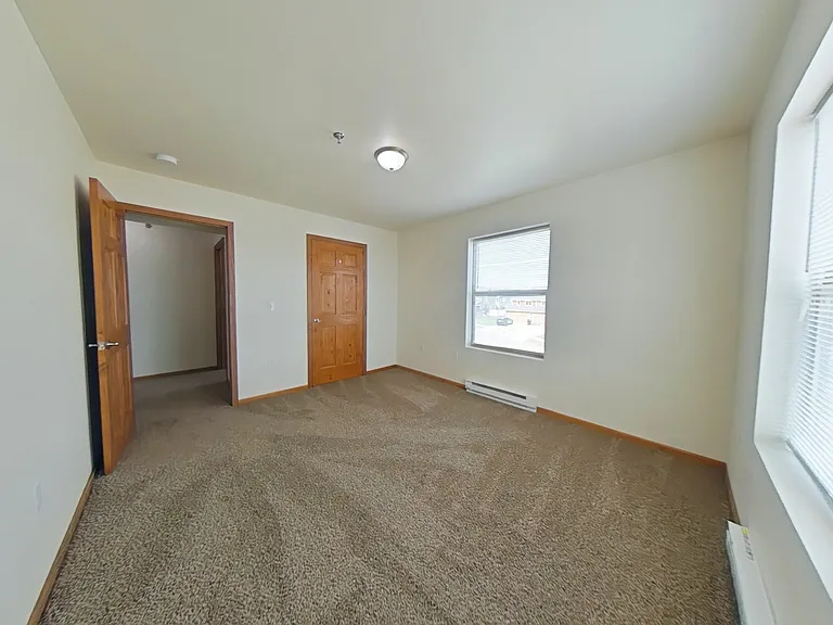 Eagle Point Apartments — Photo 30
